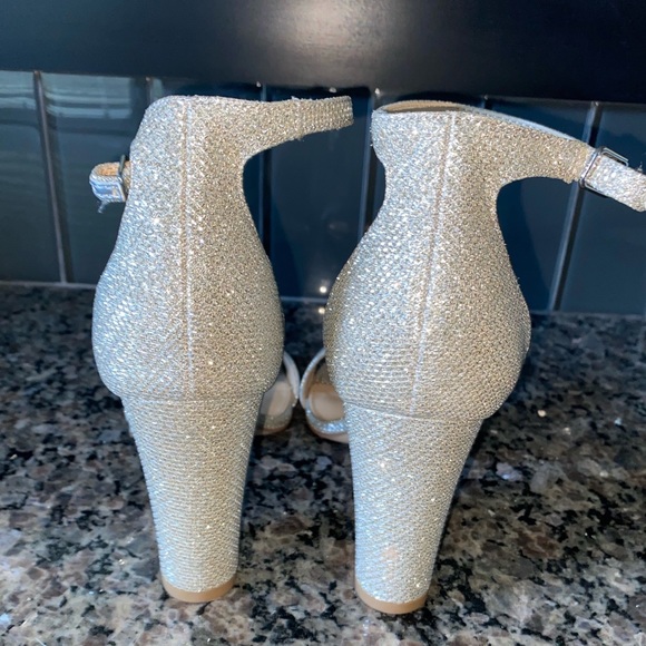 Michael Shannon heels! - Picture 3 of 6